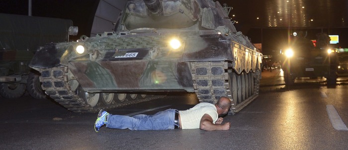 Korkmadık ulan, korkmadık! Şerefsizler!