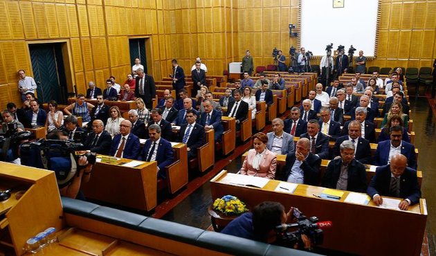 İYİ Parti'nin Meclis Başkanı adayı Hayrettin Nuhoğlu oldu