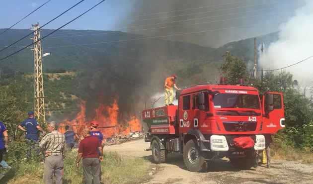 Çıkan yangın bir köyü yok ediyordu...