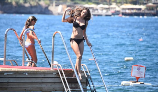 Tatiline devam eden Melis Melike Değirmenci saçlarından bunaldı