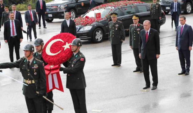 Erdoğan'dan Anıtkabir'de çarpıcı ifadeler: Cumhurbaşkanlığı sisteminin 1. Cumhurbaşkanı olarak...