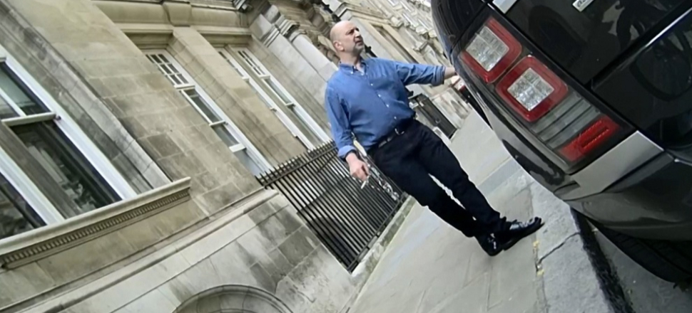 FETÖ firarisi Akın İpek Londra'da görüntülendi!