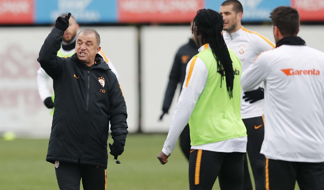 Gomis araya girdi, Fatih Terim affetti!