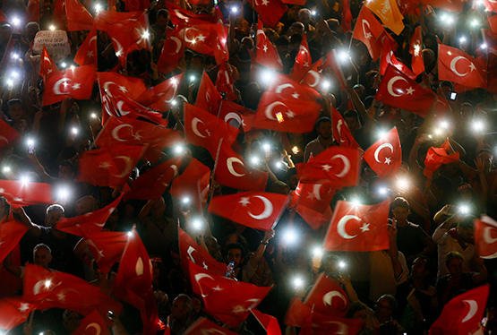 Alçaklar meydanları boşaltmak istiyor! FETÖ'cülerden '19 bölgeye bomba koyuldu' yalanı