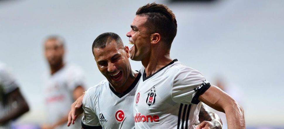 Beşiktaş'a çifte şok!