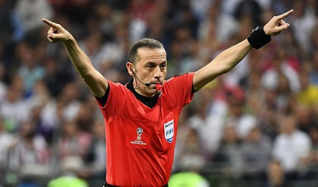 Cüneyt Çakır dünyanın en iyi hakemi!