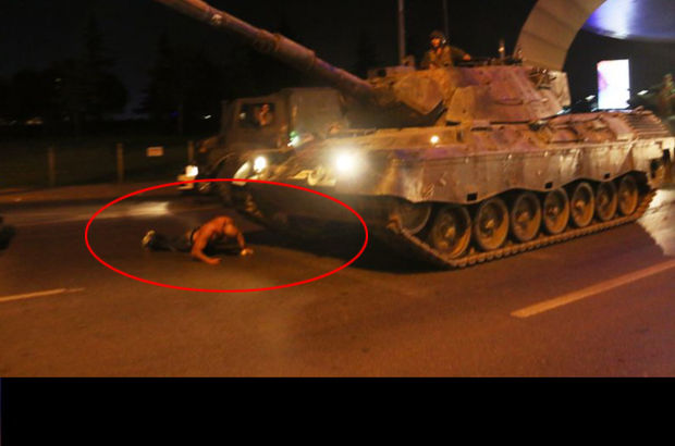 Demokrasi için tankın önüne yattı! 15 Temmuz direnişinin simgelerinden oldu!
