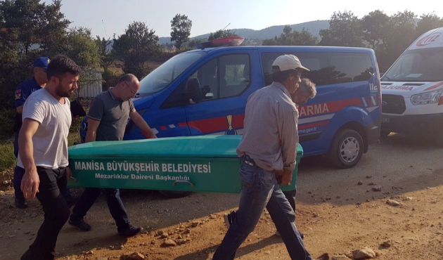 Eşini, kafasını duvara vurarak öldürdü...