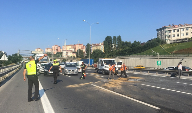 TEM Otoyolu'nda kaza: 4 yaralı...