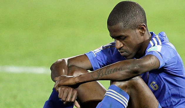 Ramires'in böbrek problemi transferini engelledi!
