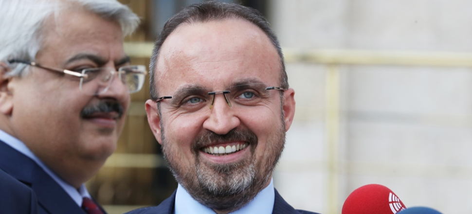 Ak Parti'li Bülent Turan'ın telefonu kilitlendi...