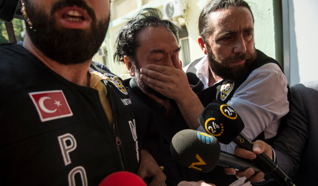 Adnan Oktar'a şok üstüne şok!