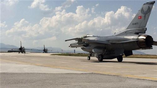 FETÖ'cü hainlere böyle direndiler! Pilotlar uçmadı, mühimmatçılar bomba yüklemedi...