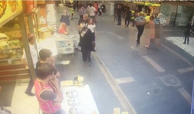 Eyüp'te polise bıçaklı saldırı!