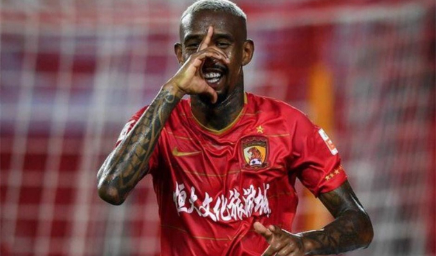 Talisca ilk maçında 3 gol birden attı!