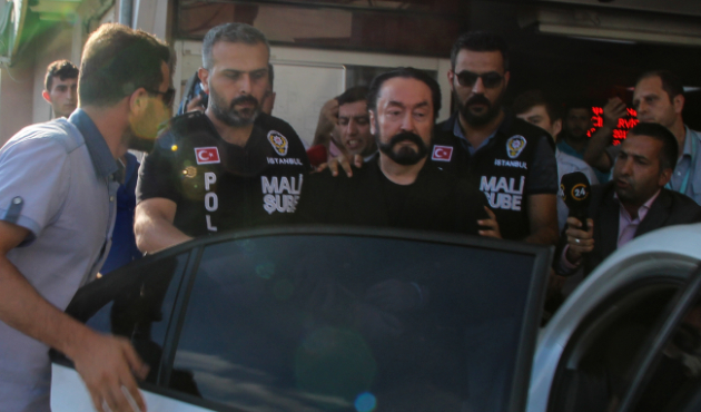 Adnan Oktar ve grubuna şikayet yağmuru...