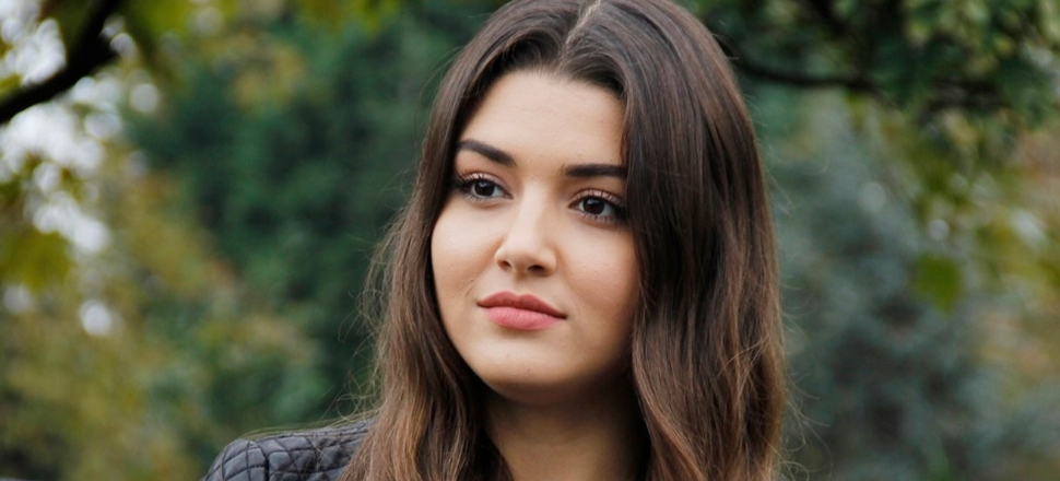 Hande Erçel'in kirpiklerine olay yorum!