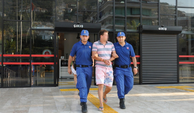 Antalya'da dünya kupası cinayeti...