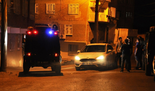 Diyarbakır'da 300 polisle asayiş uygulaması...