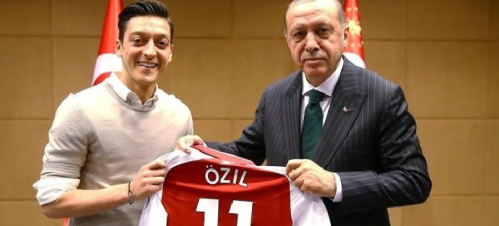Mesut Özil dünya spor basınını sarstı!