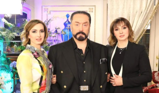 Ünlü kuyumcunun kızları da 'kedicik' çıktı!