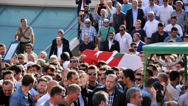 Ağlatan satırlar... Nuran Yıldız, dostu Erol Olçak'ı yazdı