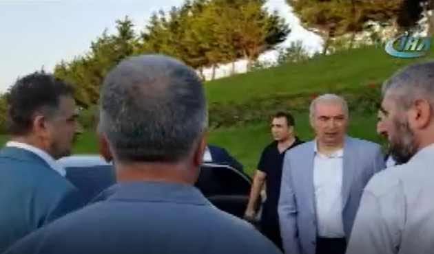 Başkan Uysal kazayı görünce konvoyunu durdurdu...
