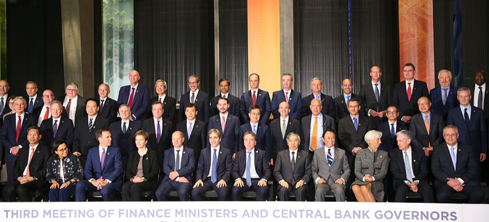 Bakan Albayrak G20 aile fotoğrafında...