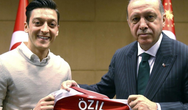 Mesut Özil Alman Milli Takımı'nı bıraktı...