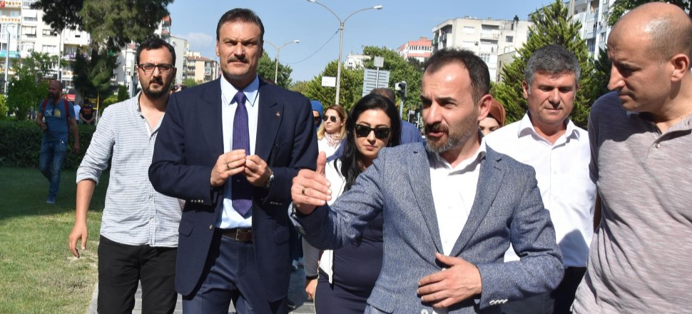 AK Parti'li Alpay Özalan'a İzmir'de büyük şok!