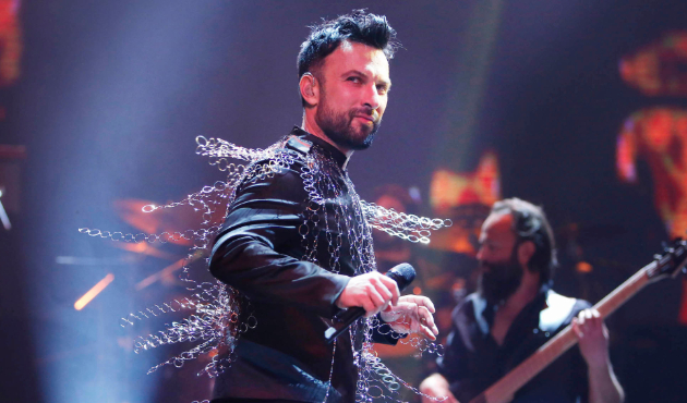 Tarkan hız kesmeden sahnelere dönüyor!
