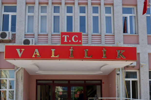O vali yardımcısı da görevden uzaklaştırıldı