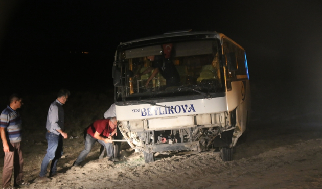 Midibüs şarampole devrildi: 1 ölü, 14 yaralı...