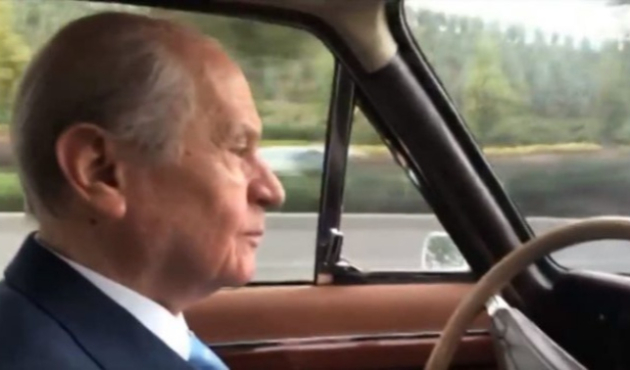 Devlet Bahçeli'den romantik video!