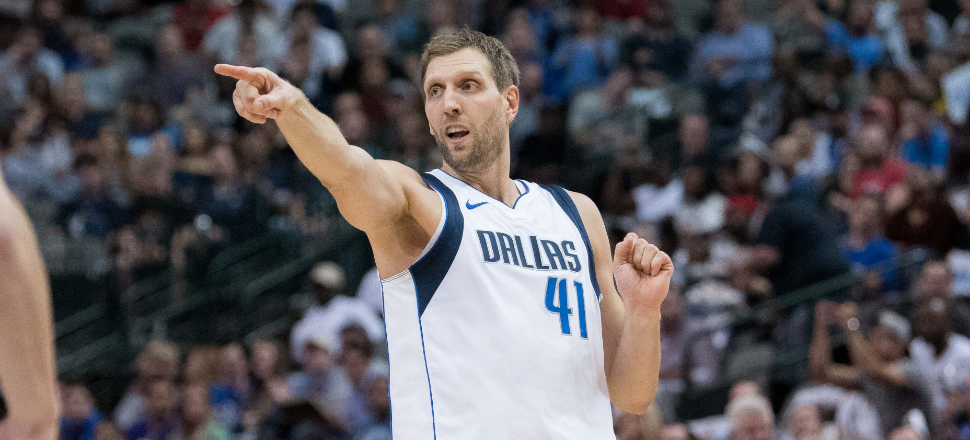 Nowitzki sözleşmeyi imzaladı, tarihe geçti!