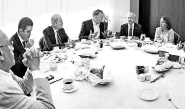 CHP-FETÖ ilişkisi bundan daha iyi anlatılmazdı