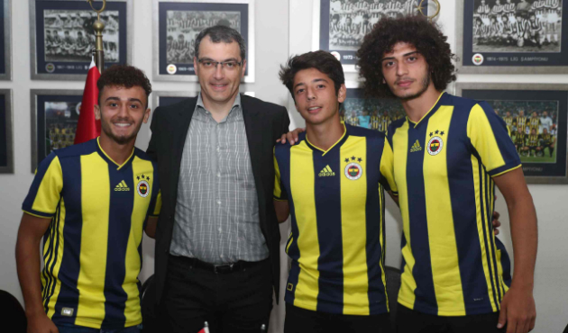 Fenerbahçe 3 transferi birden duyurdu!