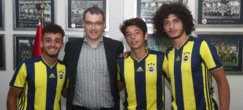 Fenerbahçe 3 transferi birden duyurdu!