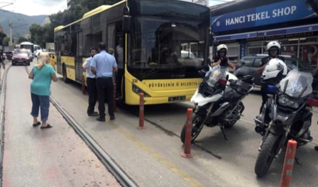 Otobüste, herkesin gözü önünde iğrenç olay!