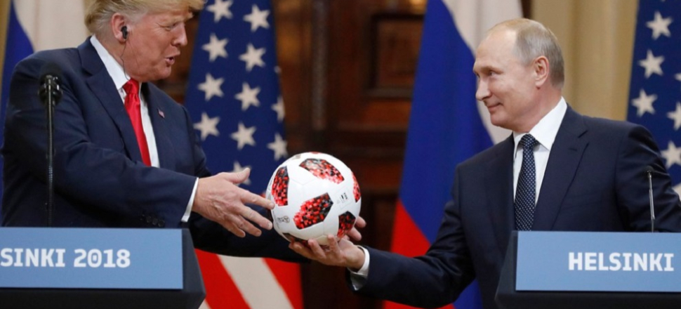 Putin'in Trump'a verdiği topta çip bulundu!