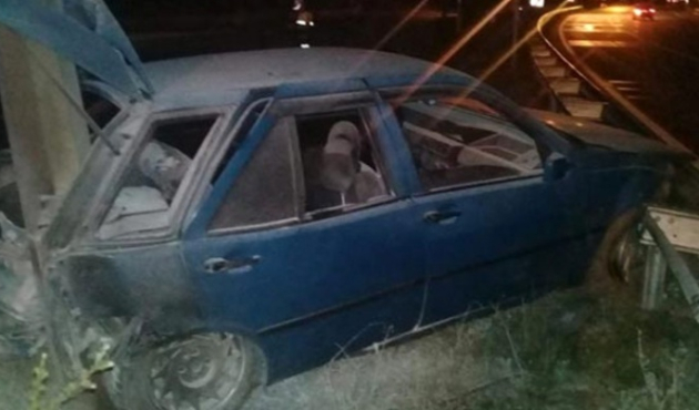 Otostop çeken kıza dehşeti yaşattılar!
