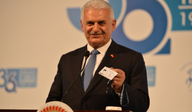 Binali Yıldırım yeniden öğrenci oldu!
