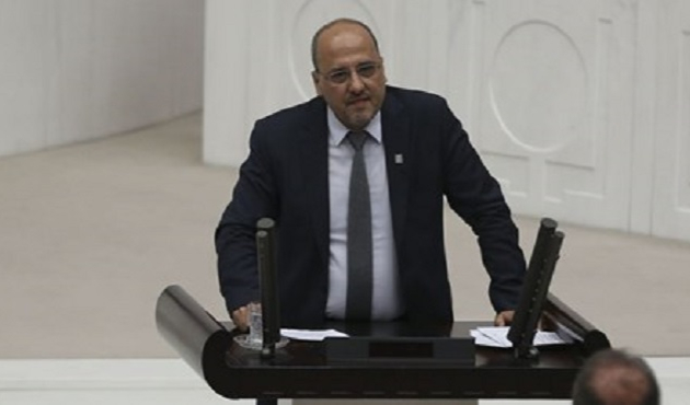 AK Parti'den Ahmet Şık'a 100 bin TL'lik dava!