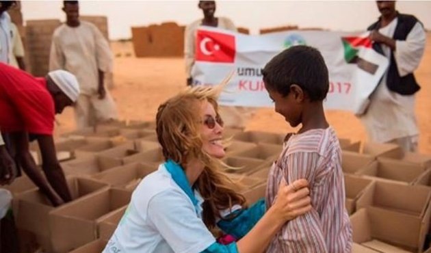 Gamze Özçelik'ten Arakan açıklaması!