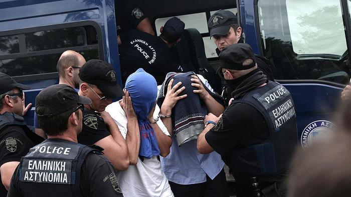 Yunan'a sığınan FETÖ'cü hainlere adliyede sert tepki: Katiller! (VİDEO)