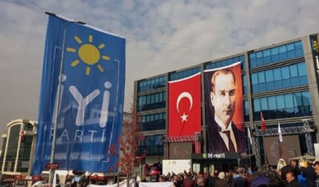 İYİ Parti'de bir istifa daha!