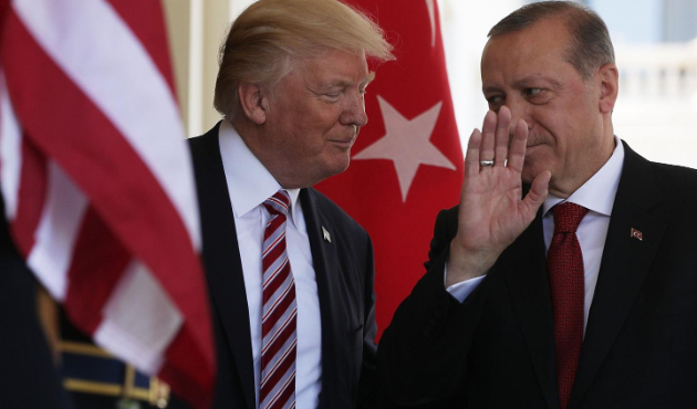 "Erdoğan'la temas kurarak sorunları aşmak istiyor"