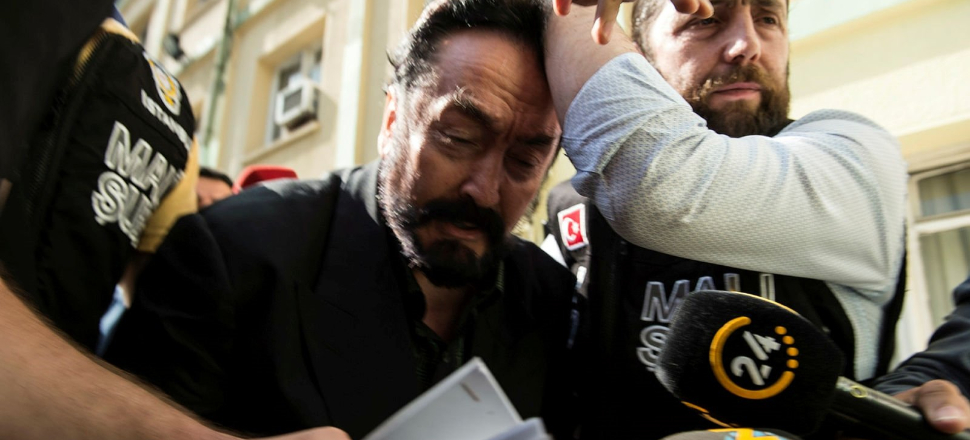 Adnan Oktar'dan iğrenç tuzak için taktikler!