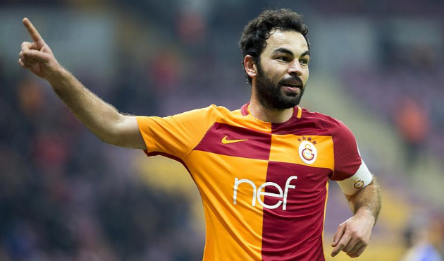 Selçuk İnan komşuya gidiyor!