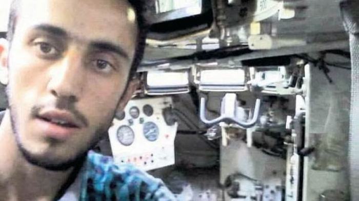 Ortada kalan tankı Suriyeli yürüttü...